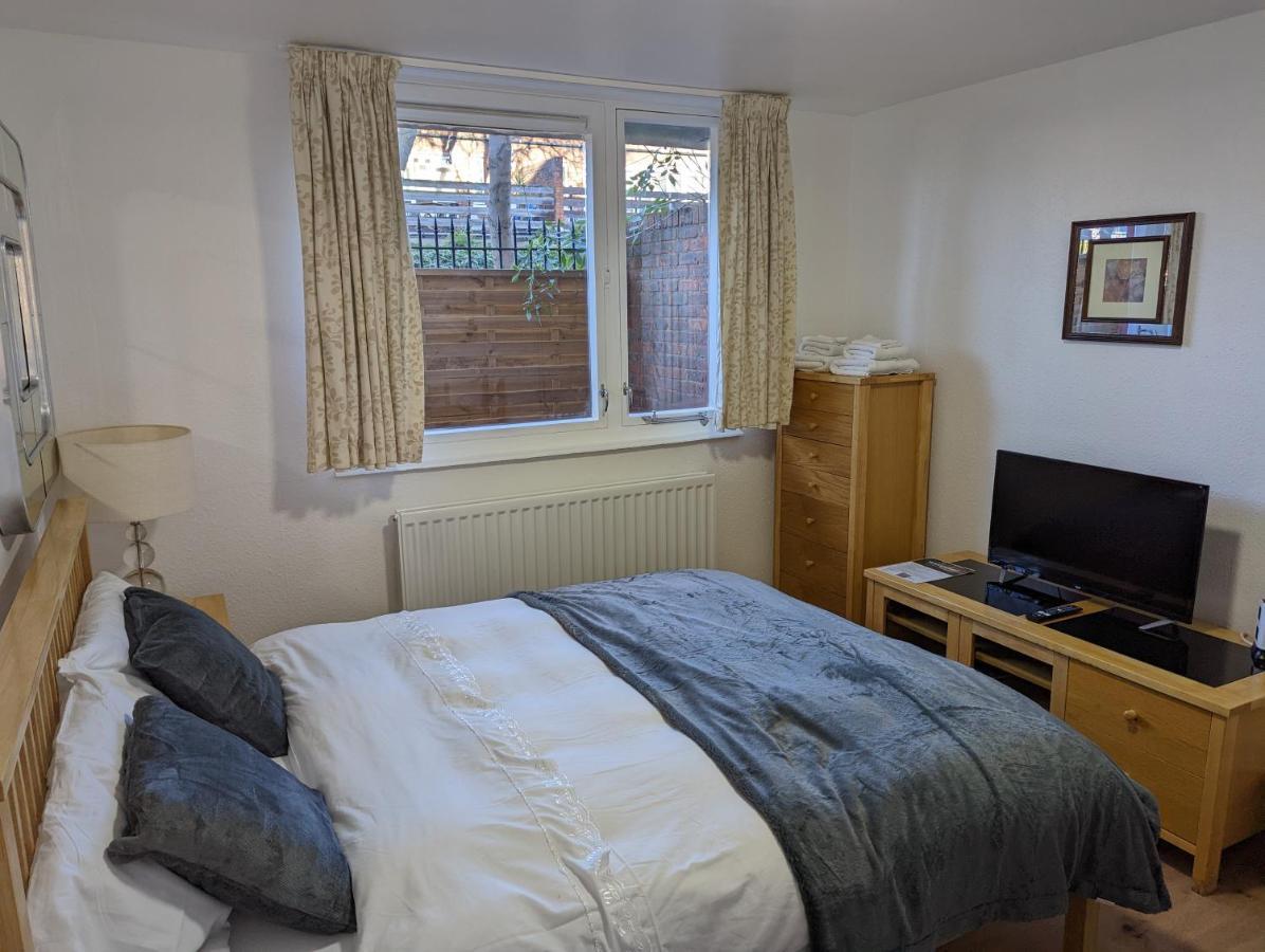 Beautiful Independent Apartment In London Uk Eksteriør billede